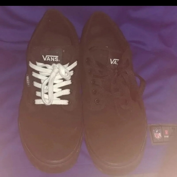 Men's size 12 Vans shoes - Picture 3 of 3